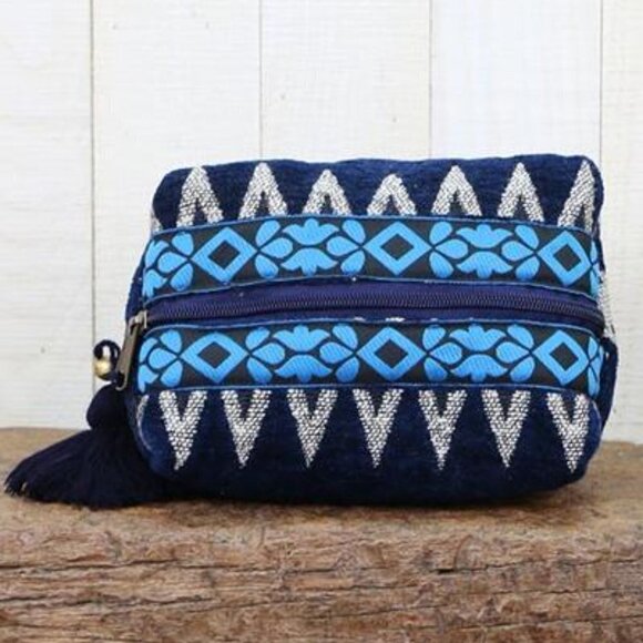 LOVESTITCH Blue embroidered Velveteen Origami Bohemian zippered Makeup Bag NWT - Picture 2 of 7
